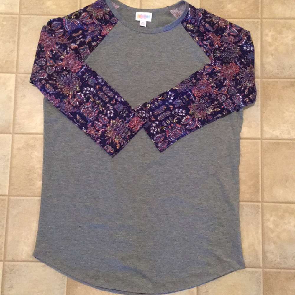 Lularoe Randy T-shirt, gray body with navy sleeve